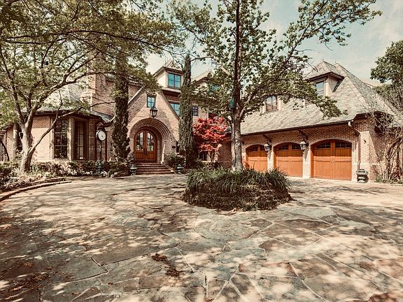 2nd image of 5017 Pinehurst Dr