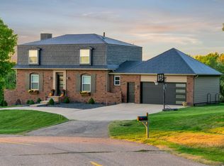25 Red Fox Ln, Kearney, NE 68845