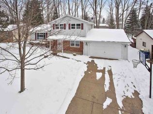 1324 Mirage Dr, Green Bay, WI 54313