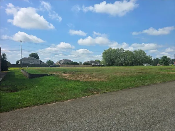 4851 Russell Pkwy, Warner Robins, GA 31088