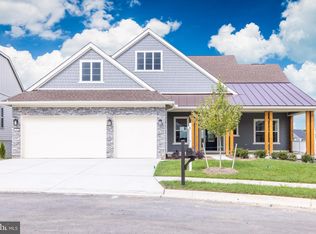 123 Walleye Ct, Lake Frederick, VA 22630