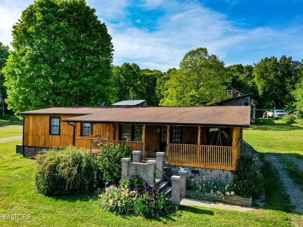 550 Scarlett Rd, Dandridge, TN 37725