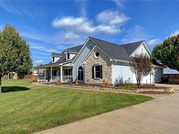 3rd image of 11780 Hill Country Cir