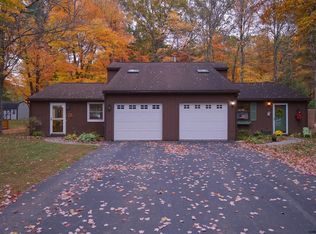 9 Glenbrook Dr, Clifton Park, NY