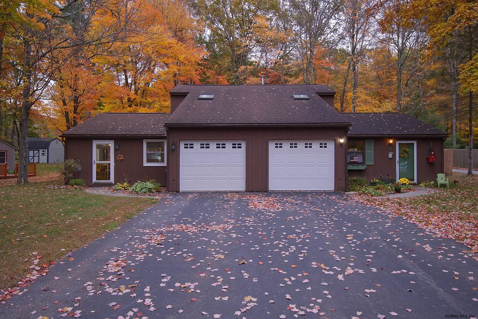 9 Glenbrook Dr photo 1