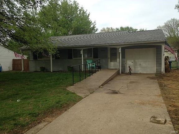 2nd image of 11051 Saturn Dr
