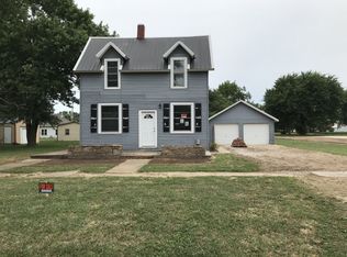 313 W 4th St, Waverly, KS 66871