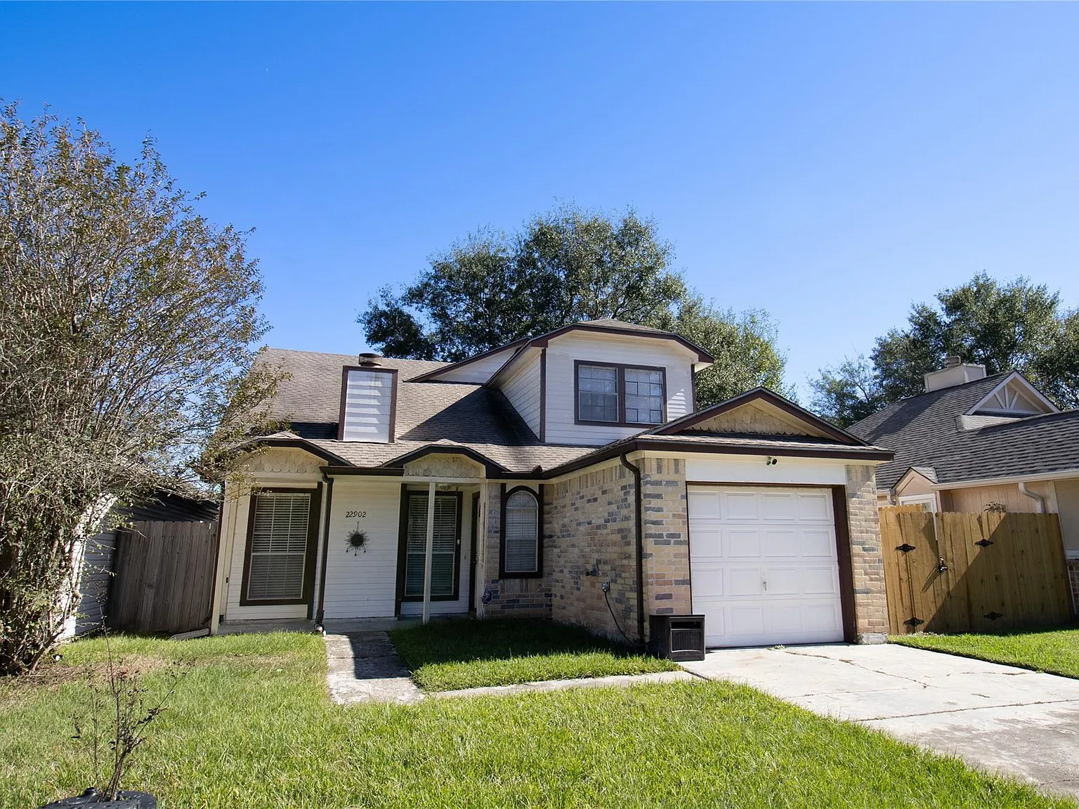3 bed, 2.0 bath, 1258 sqft, $1,800 — Photo 1