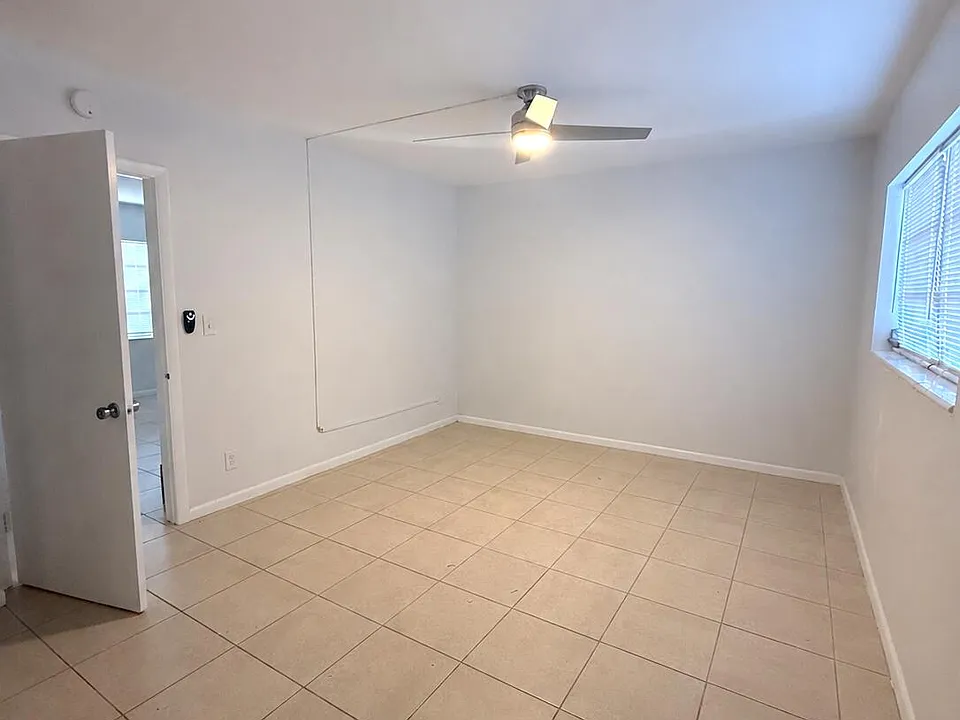 2017 NE 18th St #2