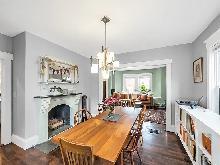 18 Alberta St — Photo 12