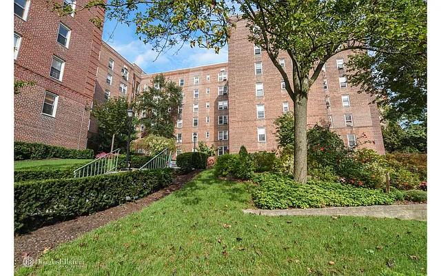 Sold by Douglas Elliman | media 2