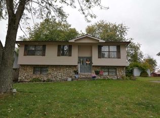 5141 Providence Dr, Newburgh, IN