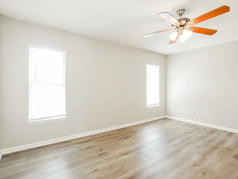 330 Canoe Cir — Photo 11