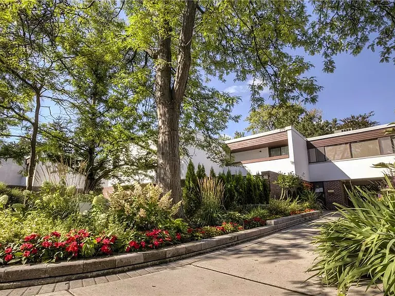 400 Woodsworth Rd #390 — Photo 16