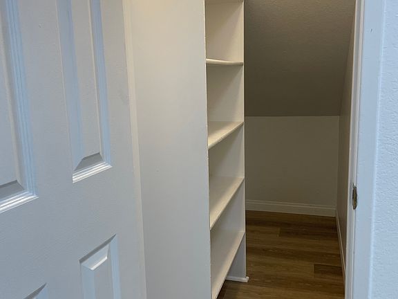 Walk-in Pantry
