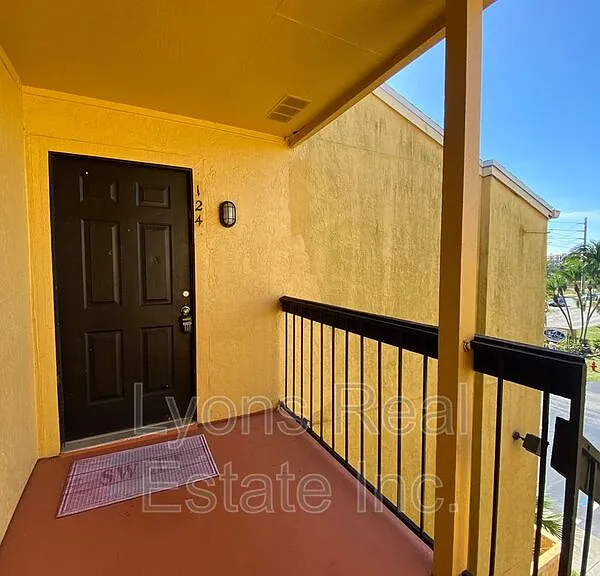 2855 Winkler Ave #124 — Photo 4