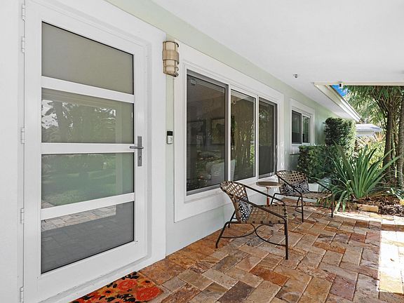 5th image of 2132 NW 5th Avenue