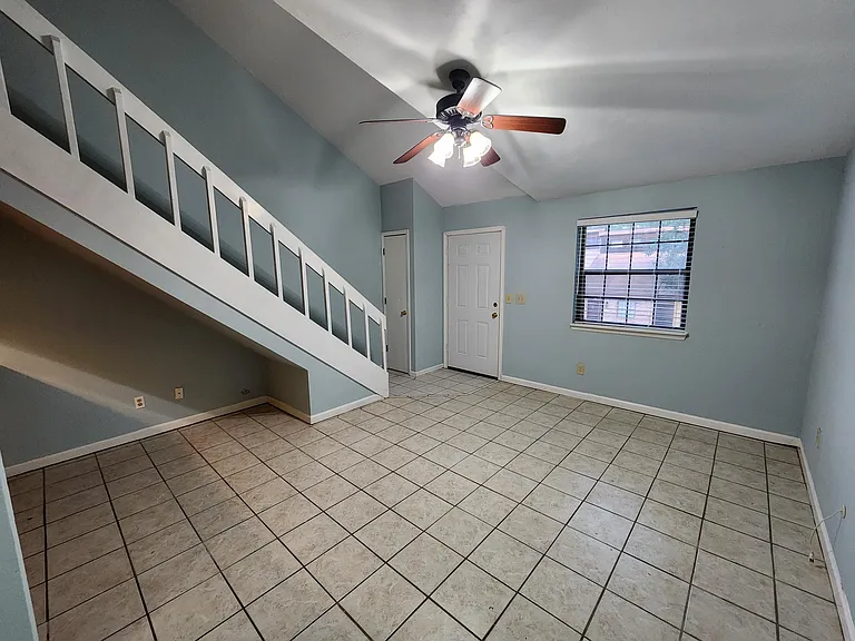 332 Hayden Rd — Photo 7