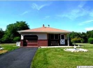7 Carrazal Ct, Toms River, NJ 08757