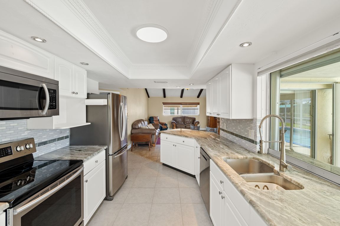 next background image