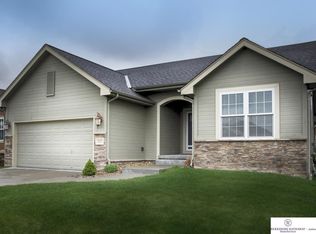 16906 Colony Dr, Omaha, NE 68136