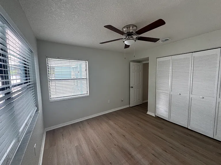 28425 Chinquapin Dr #B — Photo 16