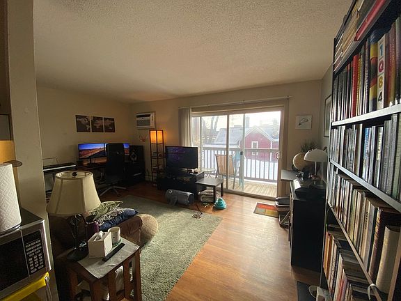 3rd image of 1501 Portland Ave #211