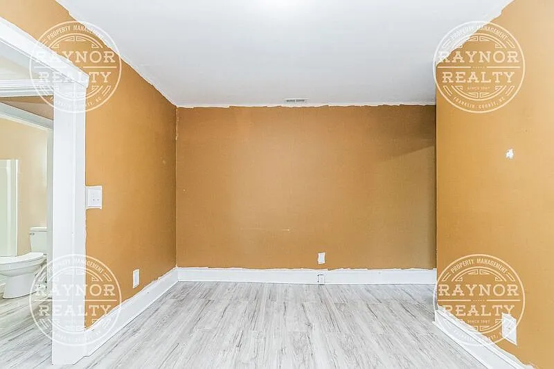 1 bed, 1.0 bath, $750 — Photo 4