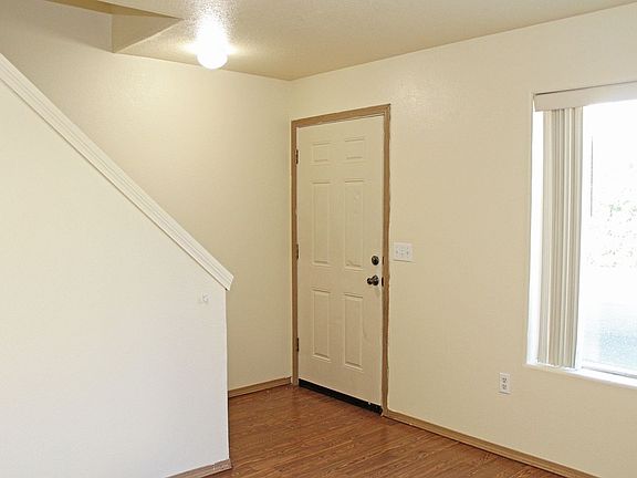 4th image of 3548 SE 119th Ave APT H