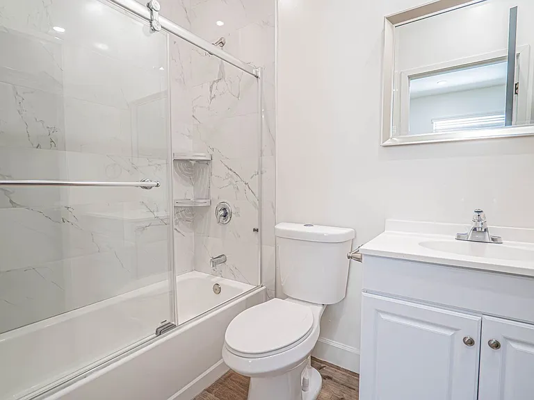 14550 Burbank Blvd #105 — Photo 9
