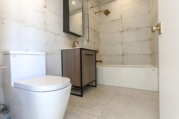 Rented by Pinn Realty | media 32