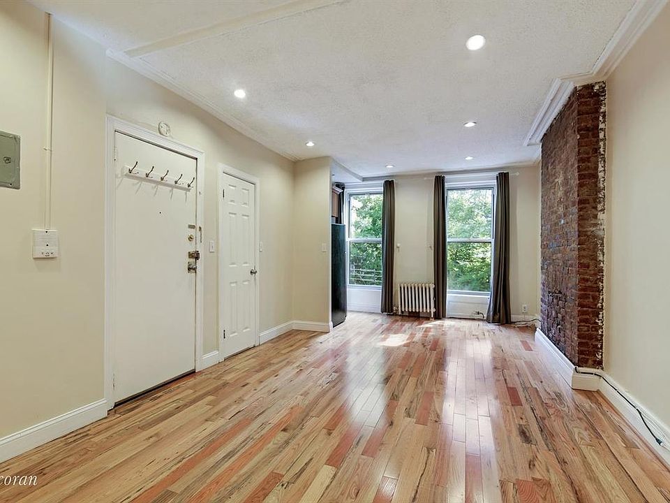 1st image of 425 Clermont Ave APT 2