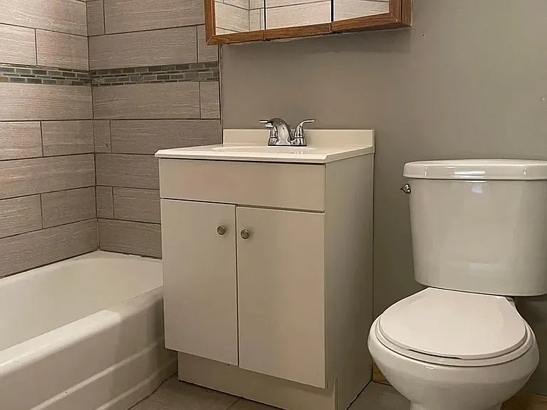 3428 Harriet Apartments — Photo 15