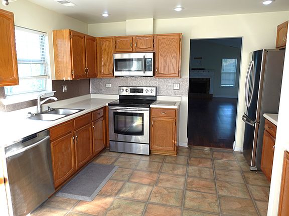 2nd image of 1829 Quaker Hollow Ln