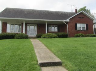 805 Crestview Dr, Traer, IA 50675