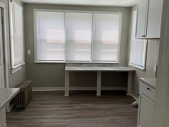 2nd image of 1038 Heath St #1/2