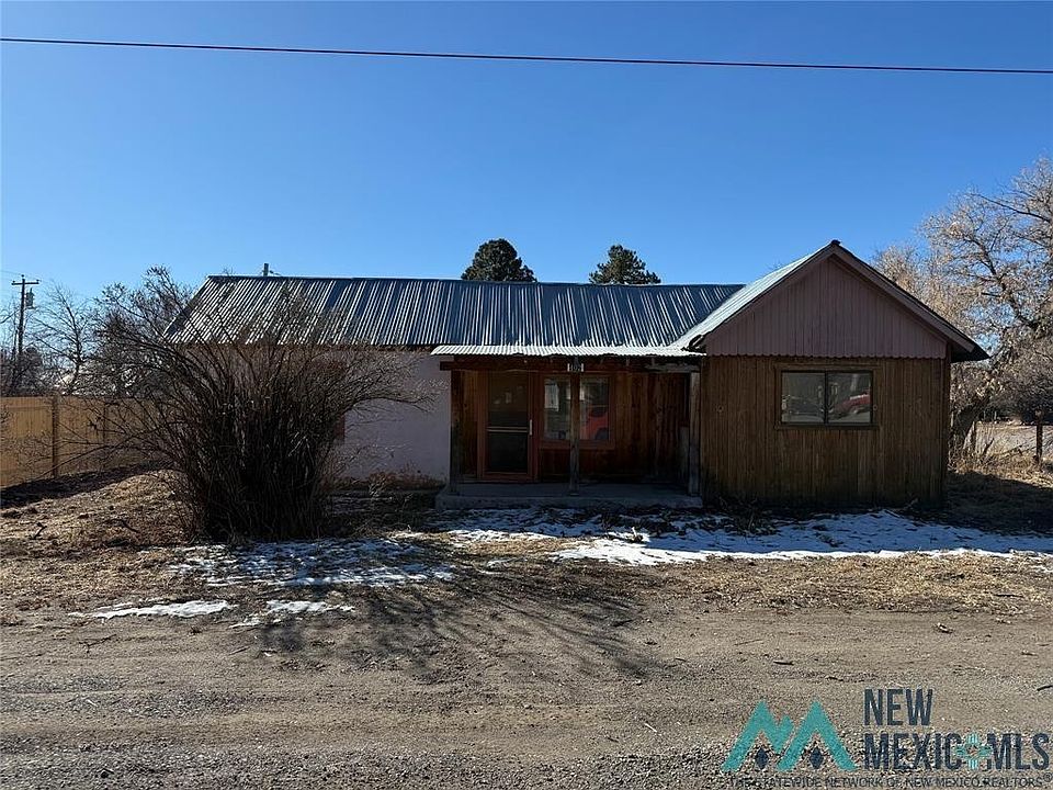 1st image of 402 Pine Dr