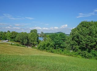 304 Southshore Dr, Greenback, TN 37742