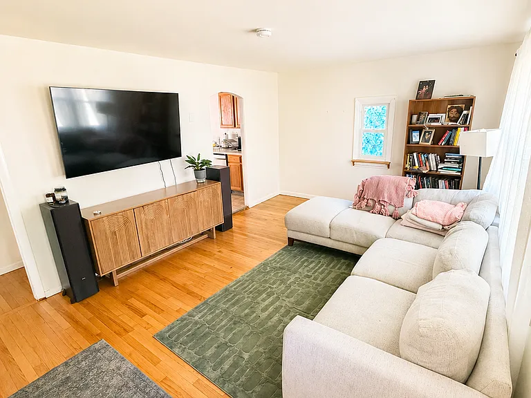 11 Chestnut St — Photo 3