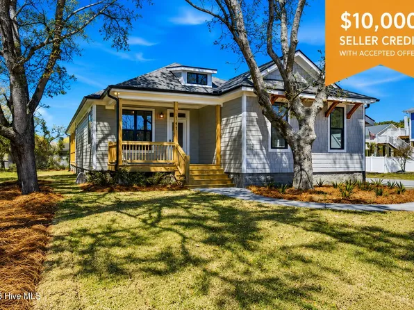 141 NE 39th Street, Oak Island, NC 28465