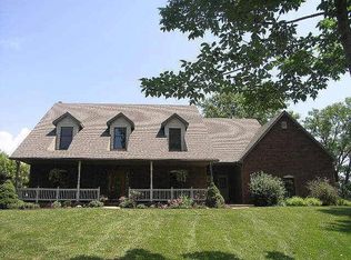 335 Spring Lake Rd, Millstadt, IL 62260