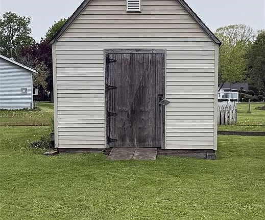 4th image of 616 Frick Ave