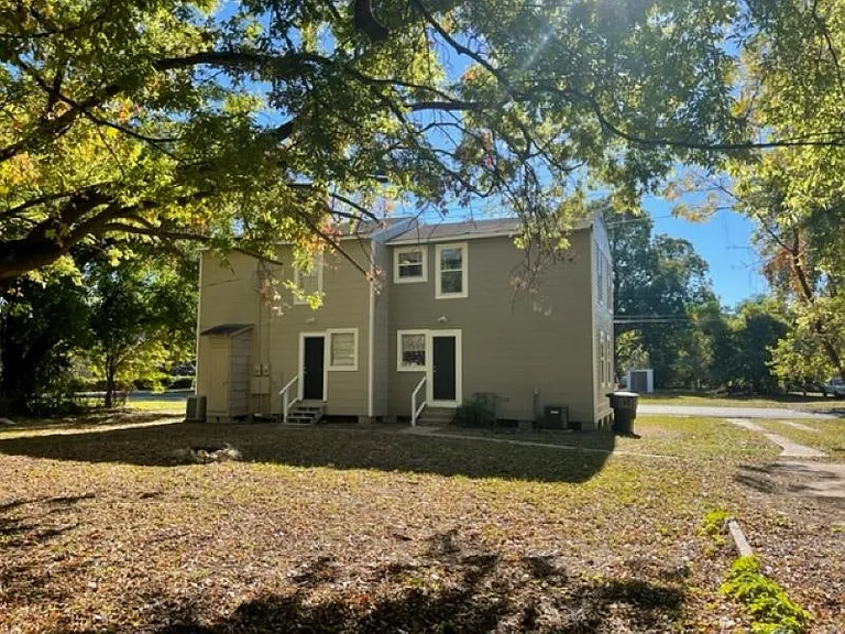 1119 Beverly St — Photo 11