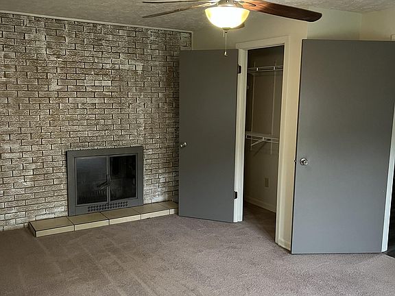 3rd image of 2951-2953 Benchwood Dr #2951