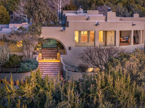 1301 Hummingbird Ct, Santa Fe, NM 87501