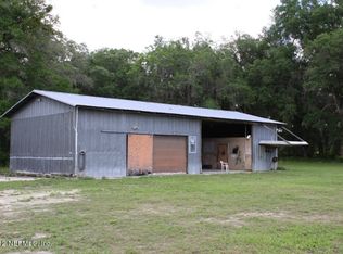 220 N 1st St, Satsuma, FL 32189