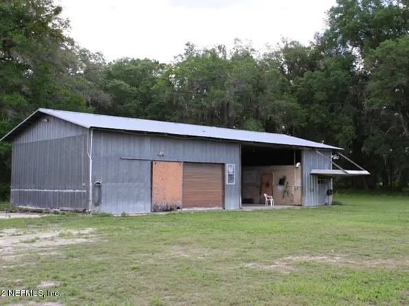 220 N 1st St, Satsuma, FL 32189