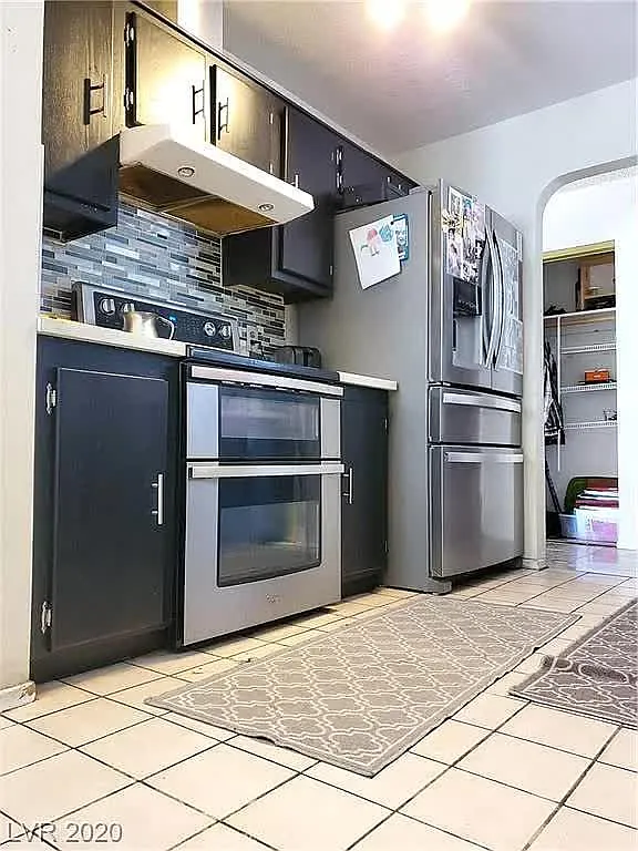 3 bed, 1184 sqft, $2,300 — Photo 3