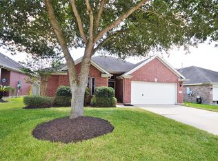4935 Chase More Dr, Bacliff, TX 77518