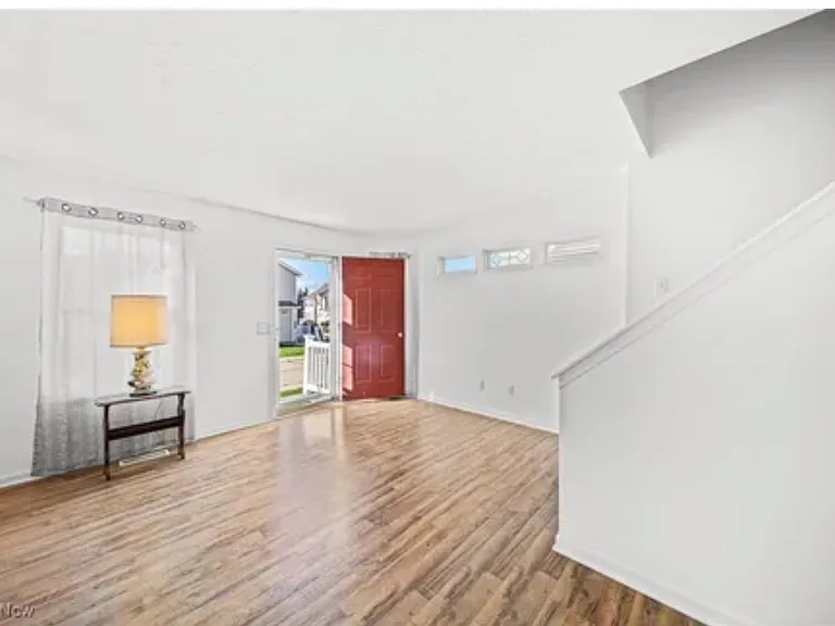 369 University Ave #1 — Photo 2